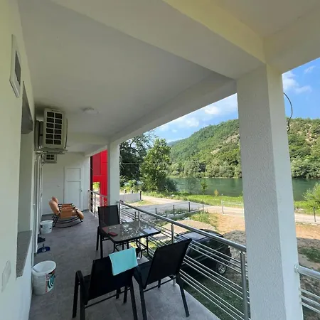 Vozucica Za 3 Osobe Guest house
