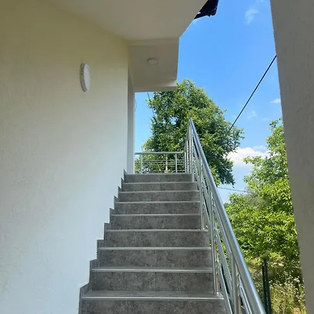 Vozucica Za 3 Osobe *